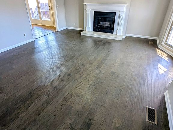 2nd image of 221 Benefield Dr
