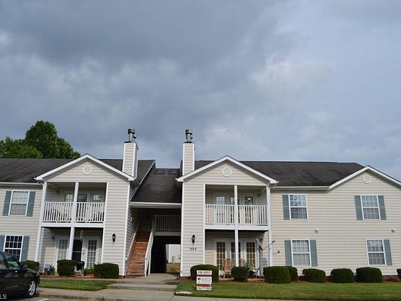 2nd image of 803 Moultrie Ct Unit B