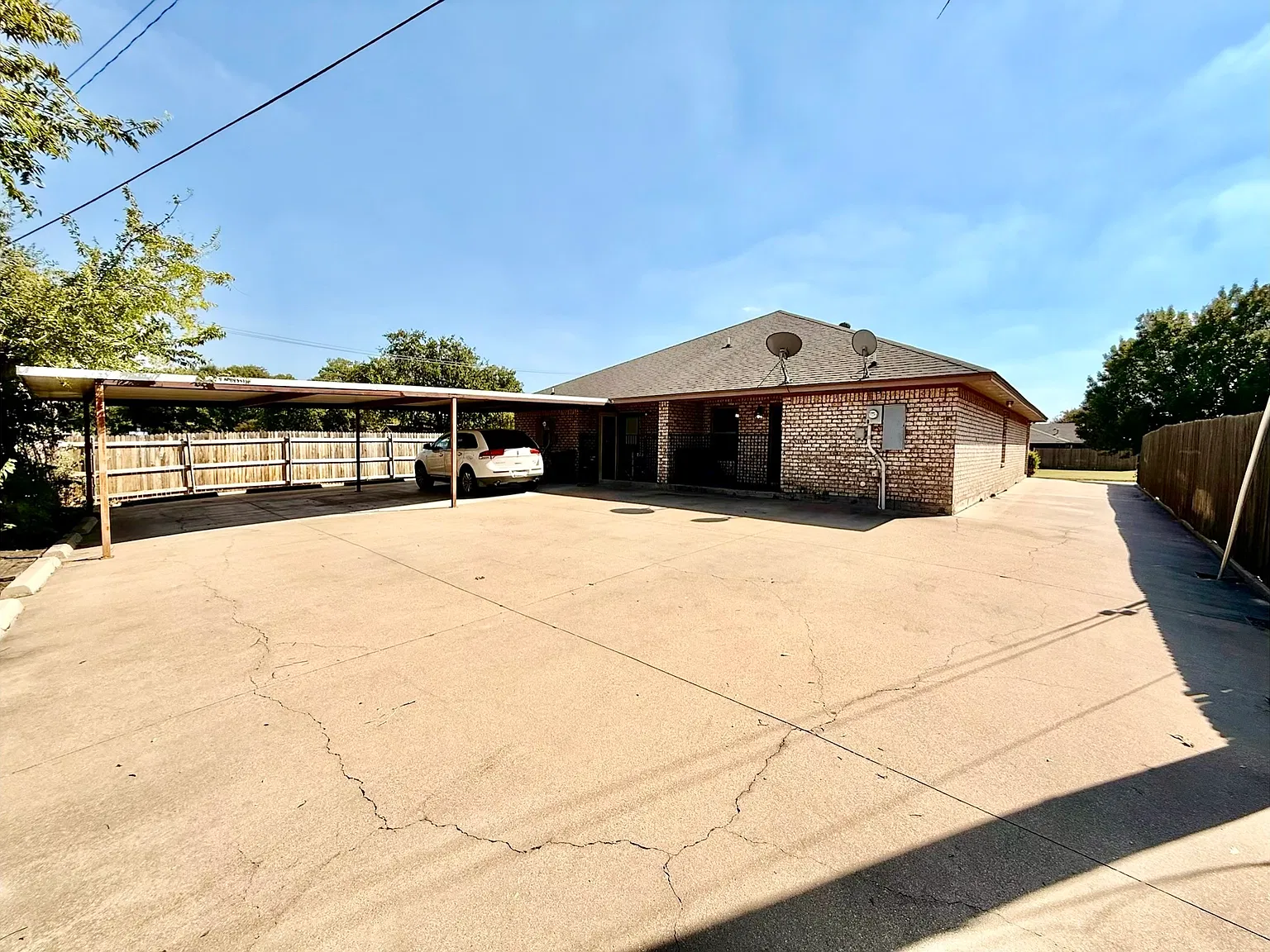 1017 Keller Duplex - B — Photo 3
