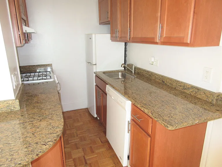 Park View Apartments — Photo 59