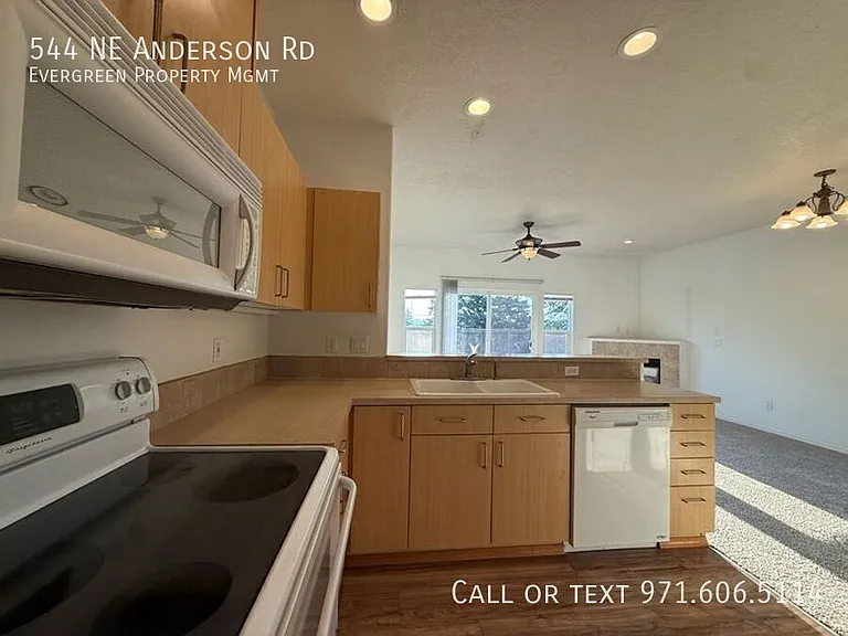 544 NE Anderson Rd — Photo 10