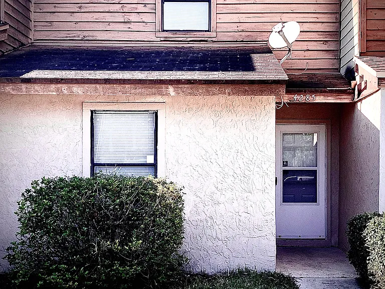 HOUSE FRONT