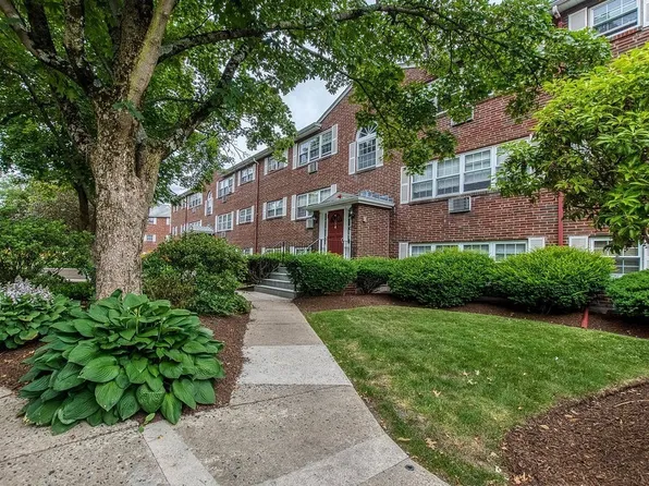 5 Cass St APT 2, West Roxbury, MA 02132