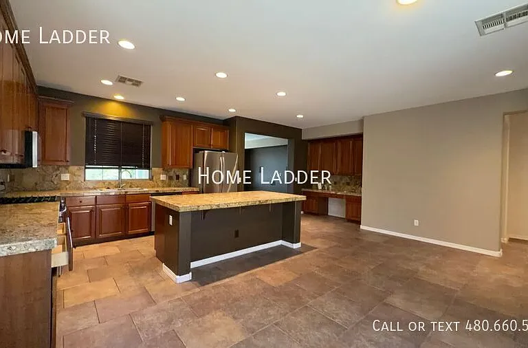 20593 W Hamilton St — Photo 5