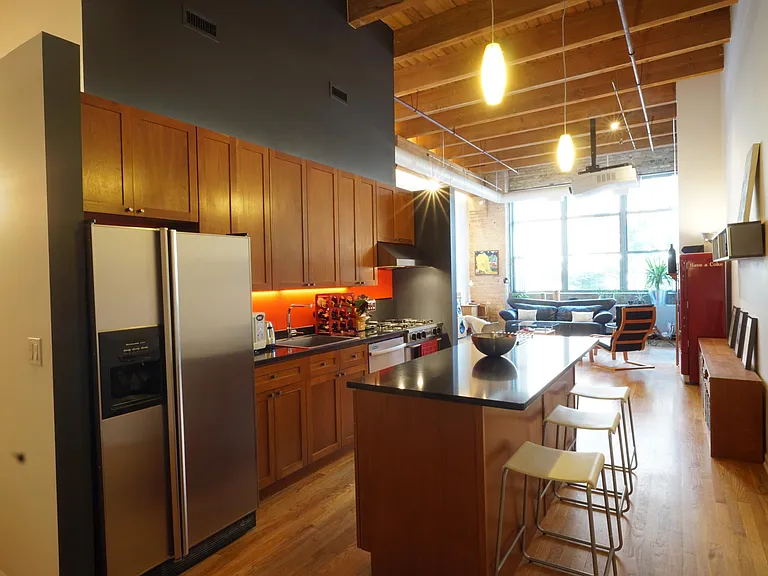 1733 W Irving Park Rd — Photo 6