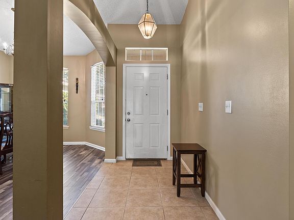 3rd image of 12486 Harbor Winds Dr N