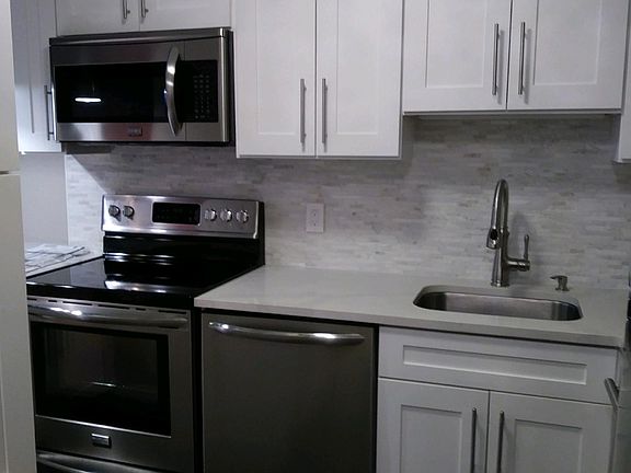 3rd image of 5100 N Marine Dr APT 19C