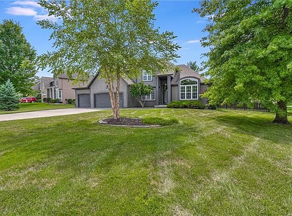 2nd image of 5724 NE Sapphire Ct