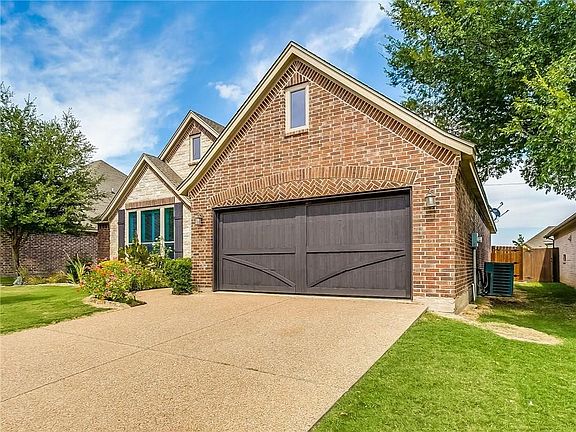 2nd image of 426 Spyglass Dr