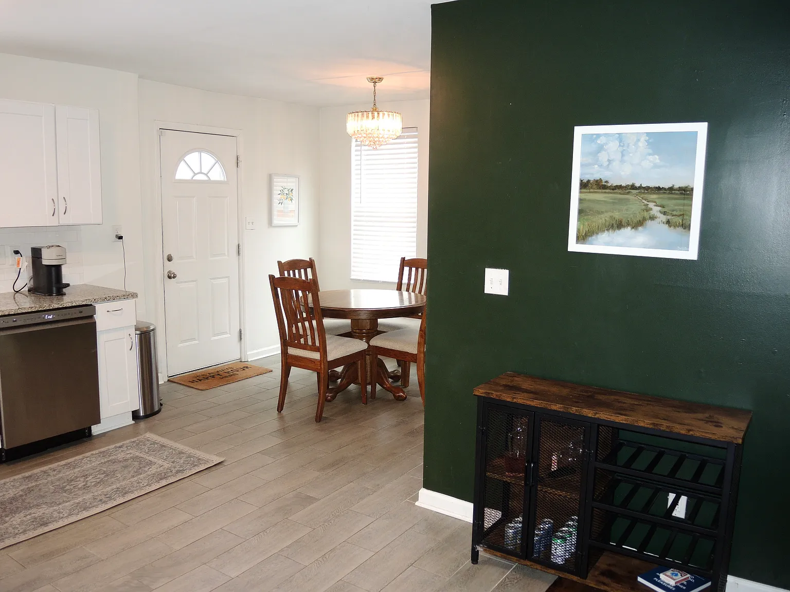 3 bed, 1077 sqft, $2,300 — Photo 4