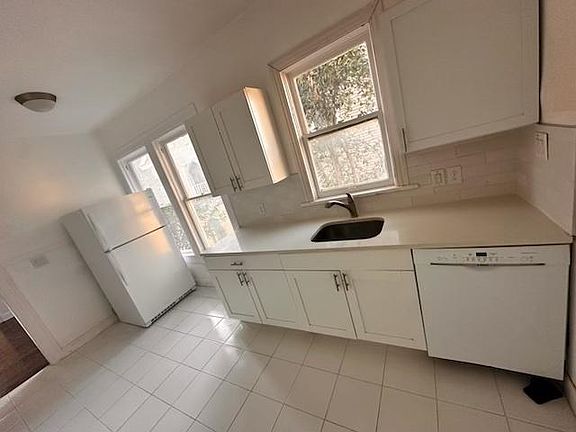 5th image of 1003 W Craig Pl