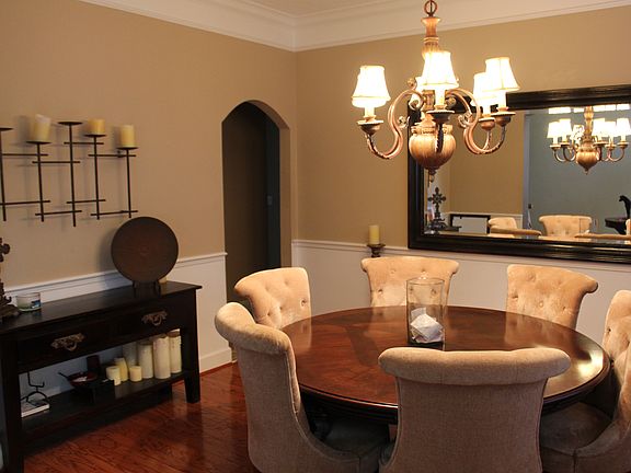 3rd image of 8650 Tara Oaks Ct