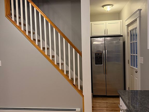 3rd image of 150 Kinsley St #2