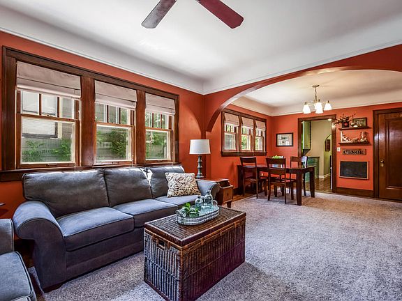 4th image of 2057 Coit Ave NE