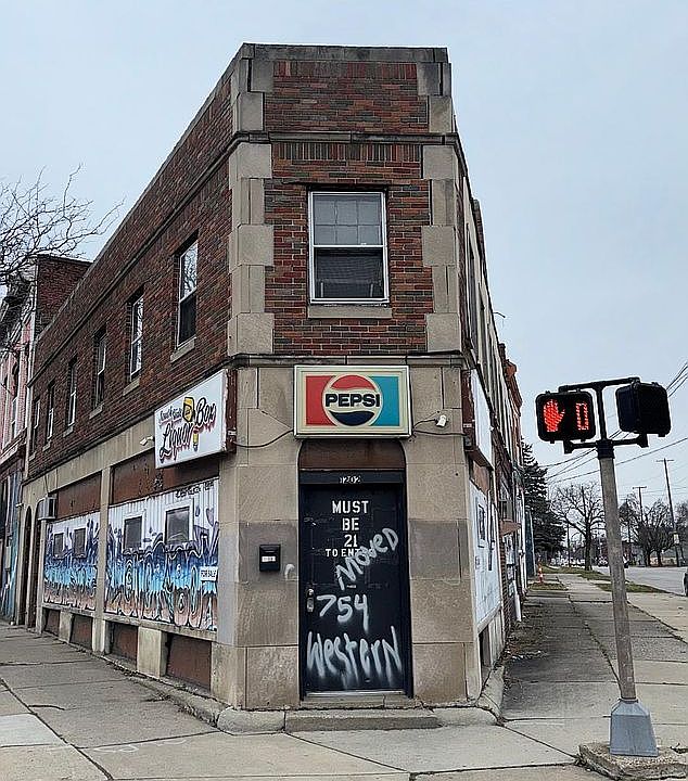 1st image of 1200 Broadway St