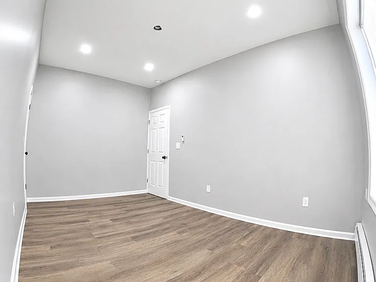 3 Armstrong Ave — Photo 3