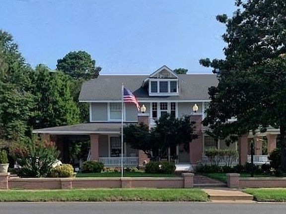 4th image of 510 E Main St