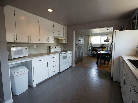 5th image of 502 S 61st St