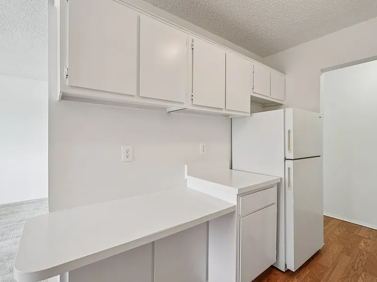 Riverside Village Apartments — Photo 71