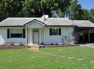 912 York Rd, Mount Vernon, IL 62864