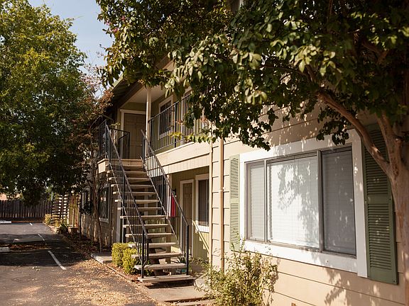 2nd image of 2310 Notre Dame Blvd #258