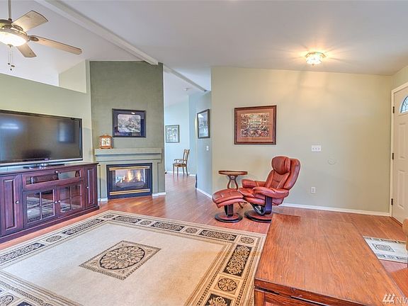 3rd image of 4208 Juniper Ct SE