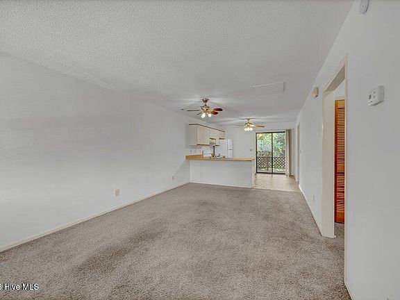 3rd image of 522 S Kerr Avenue Apt 32