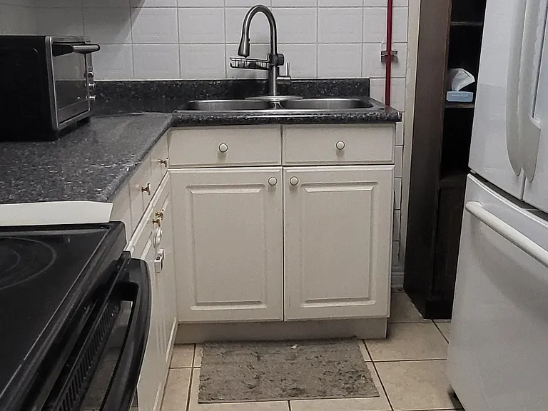 10 Stonehill Ct #107 — Photo 9