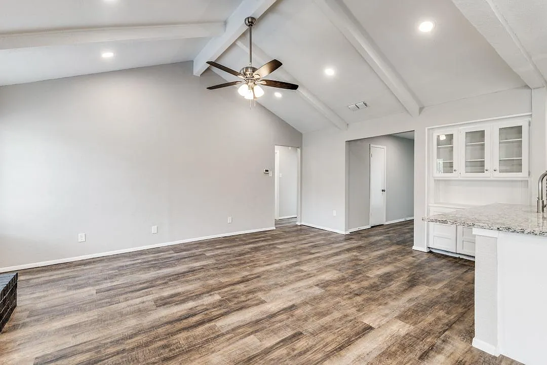 4 bed, 1645 sqft, $2,350 — Photo 4