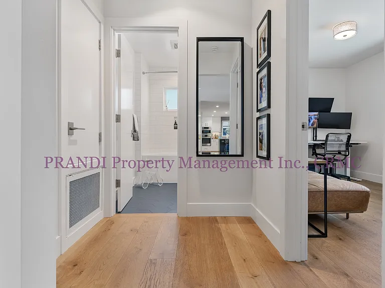 429 Blackstone Dr — Photo 16