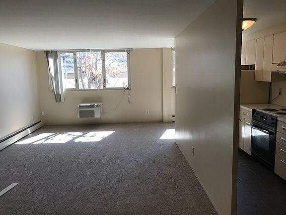 5th image of 737 N Washington St #304