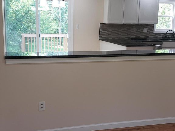 5th image of 118 Brookside Rd