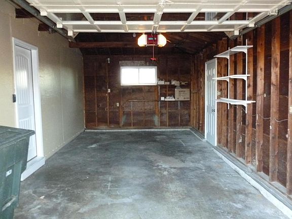 4th image of 704 Highview Dr