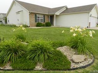 1302 Summerfield Dr, Waterloo, IL 62298
