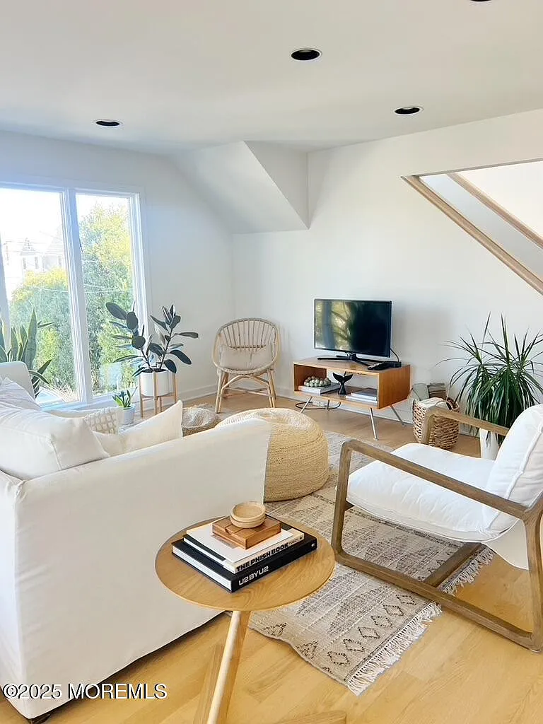 4 bed, 3.5 bath, 2843 sqft, $7,000 — Photo 4