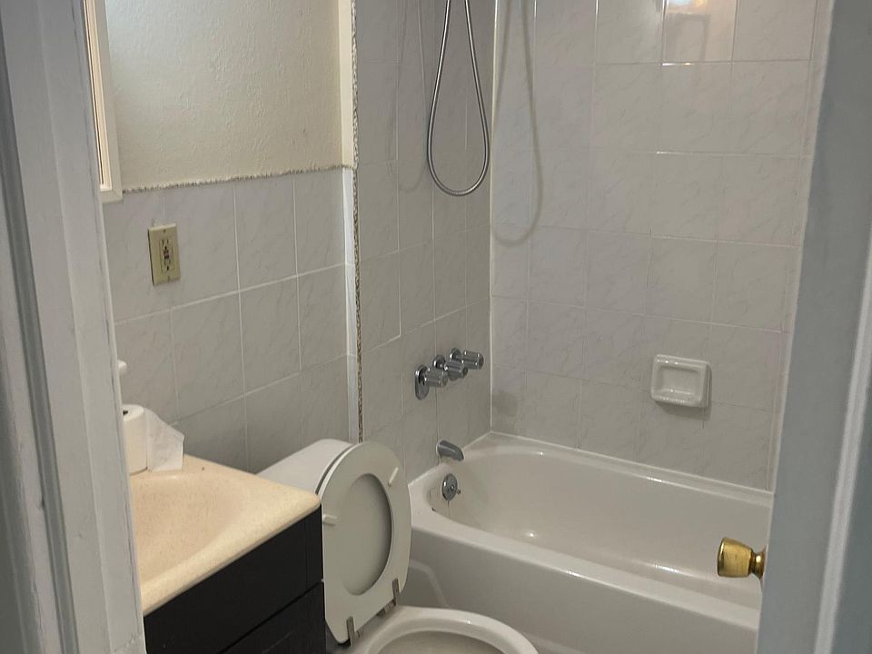 1st image of 2924 Bouck Ave
