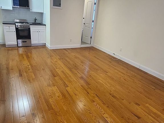 3rd image of 142 E 33rd St #6