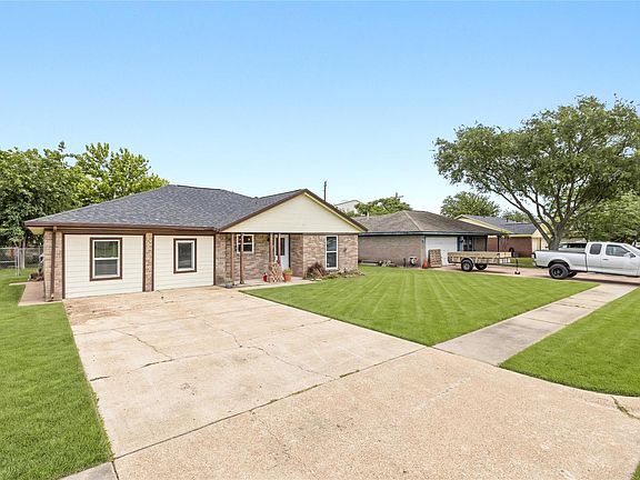 3rd image of 11715 Alamo Dr