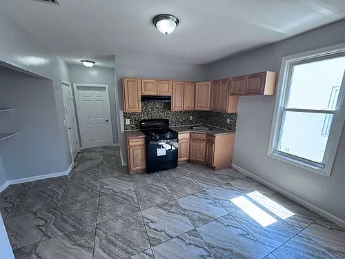 364 Schley St Photo 1