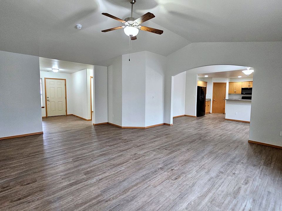 1st image of 474 Charbonneau Dr