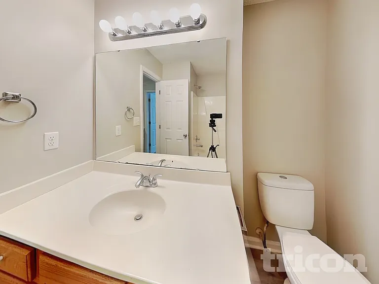 4409 Woodlawn Dr — Photo 13