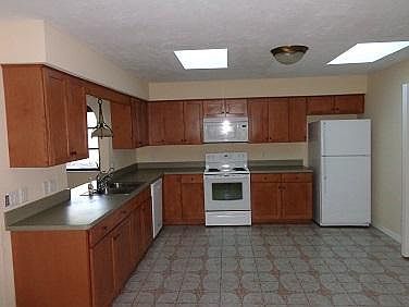 5th image of 690 102nd Ave N