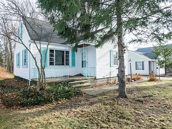 2nd image of 7599 Mapleway Dr