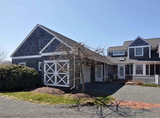 1 Fox Dr, Narragansett, RI 02882