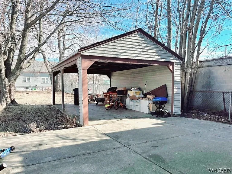 2877 Niagara St — Photo 16