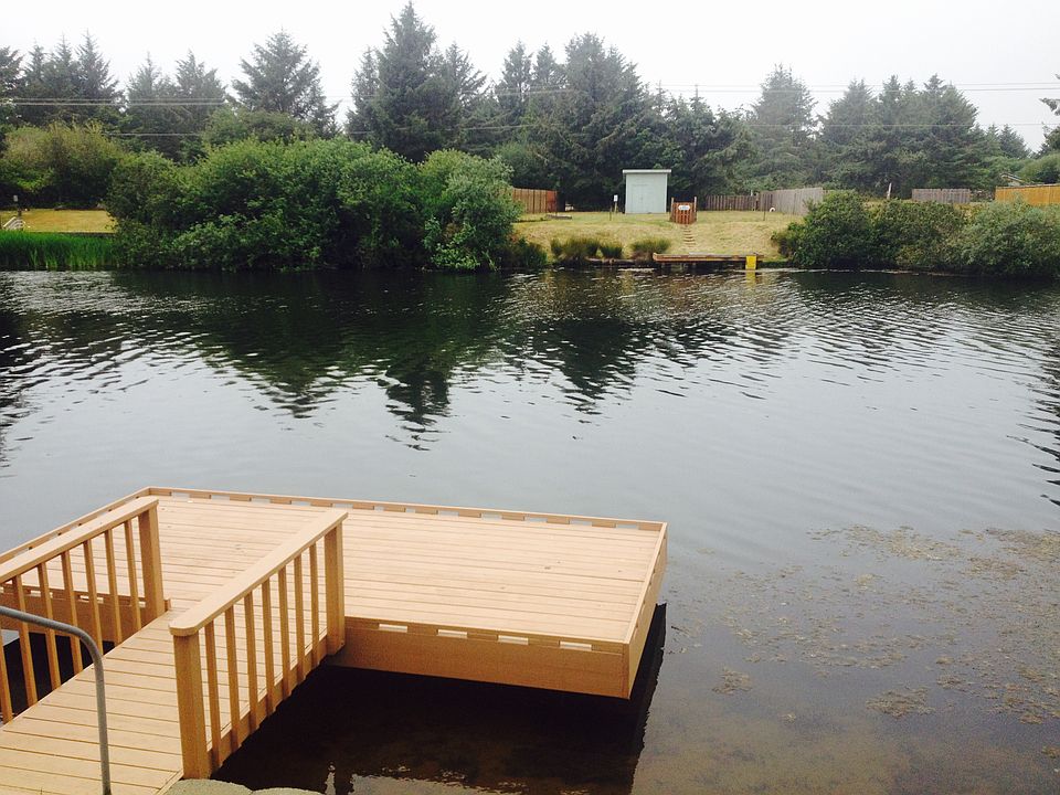 1st image of 323 Canal Dr SE