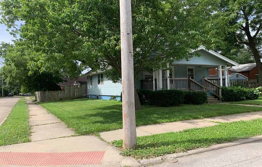 2nd image of 1200 Locust St