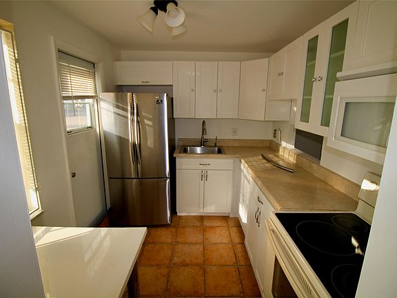 4th image of 600 NE 2nd Street Unit 107