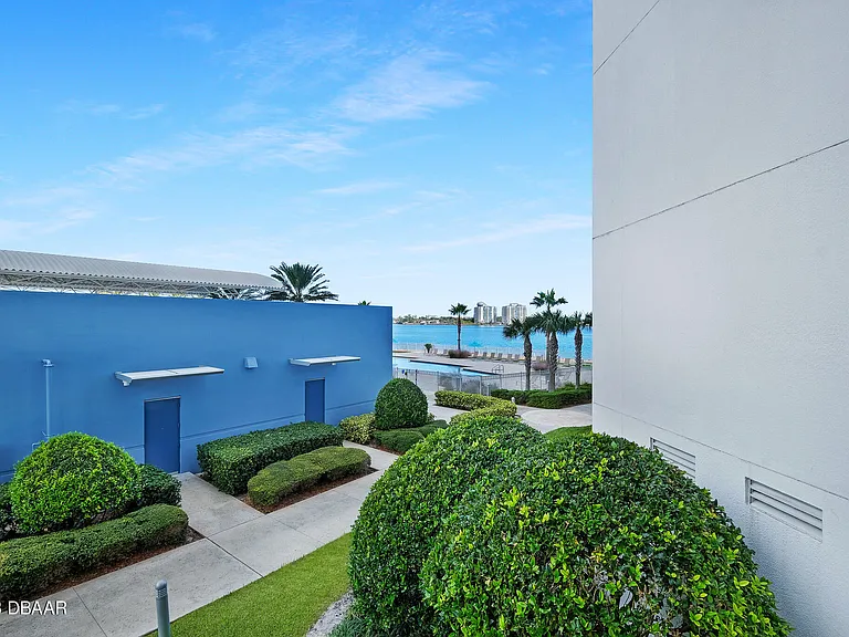 241 Riverside Dr #208 — Photo 29