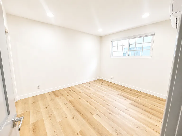 835 S Sherbourne Dr #3 — Photo 5